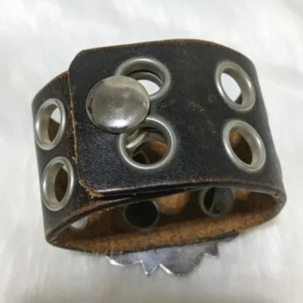Leather Flower Rhinestone Bracelet - Picture 3 of 5